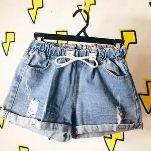 Trendy Boho Stretch Waistsband Tie-Up Jean Shorts